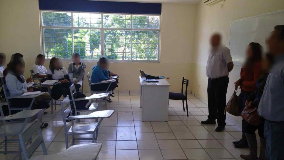 Acusan a prepa UAS de Choix de condicionar becas Benito Juárez