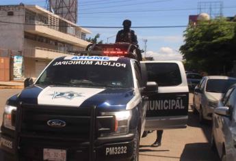 Despojan de automóvil a una mujer al salir de un banco en Guasave; policías lo recuperan