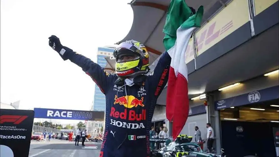 “Checo” Pérez se queda en Red Bull hasta el 2022