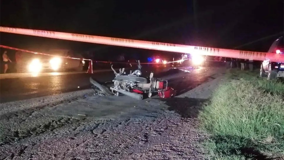 Joven motociclista muere arrollado en la carretera Culiacán-Eldorado