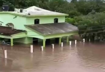 Ejido Jacola en Culiacán queda bajo el agua