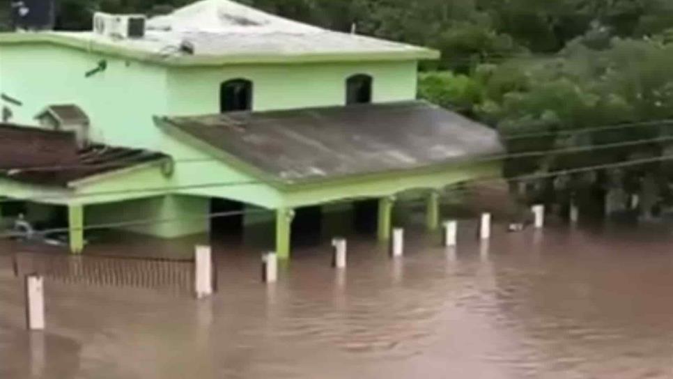 Ejido Jacola en Culiacán queda bajo el agua