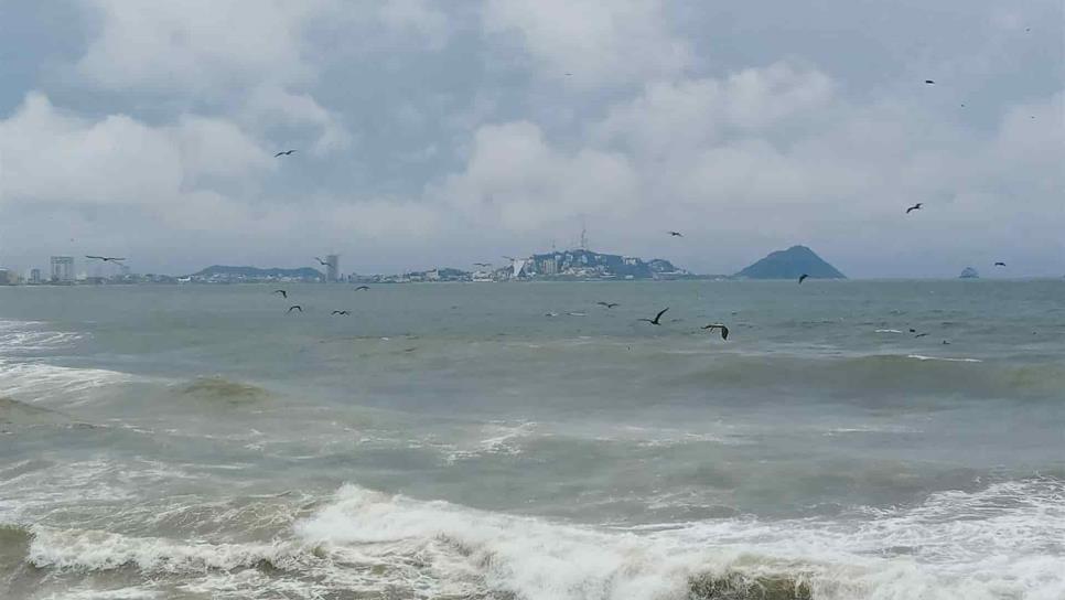 Puerto de Mazatlán permanece cerrado a la navegación