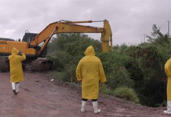 Limpian dren para evitar inundaciones en el sector poniente de Los Mochis