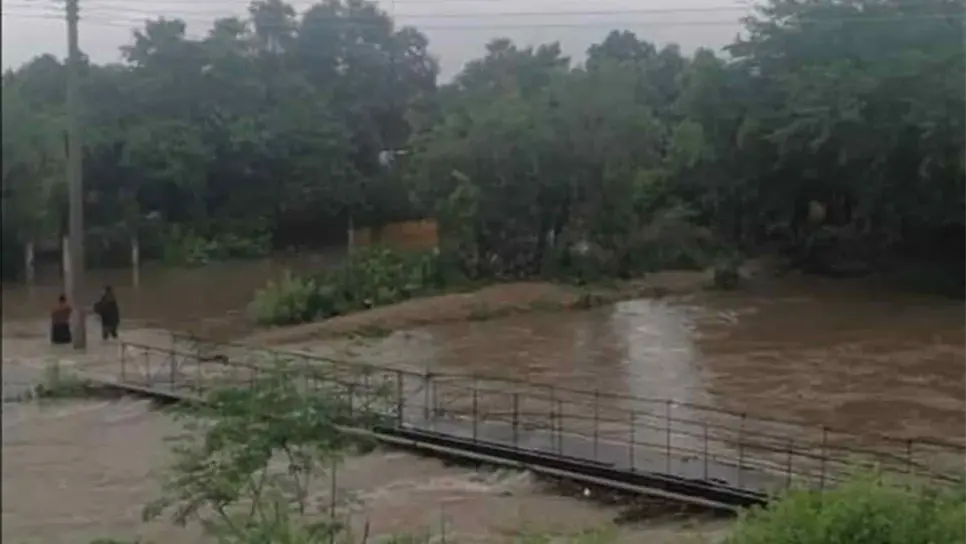 Arroyo inactivo inunda comunidades de Sinaloa municipio