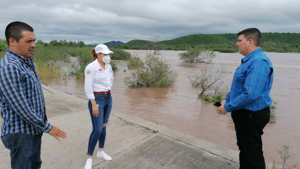 Protección Civil evacúa a familias en La Ladrillera, El Fuerte