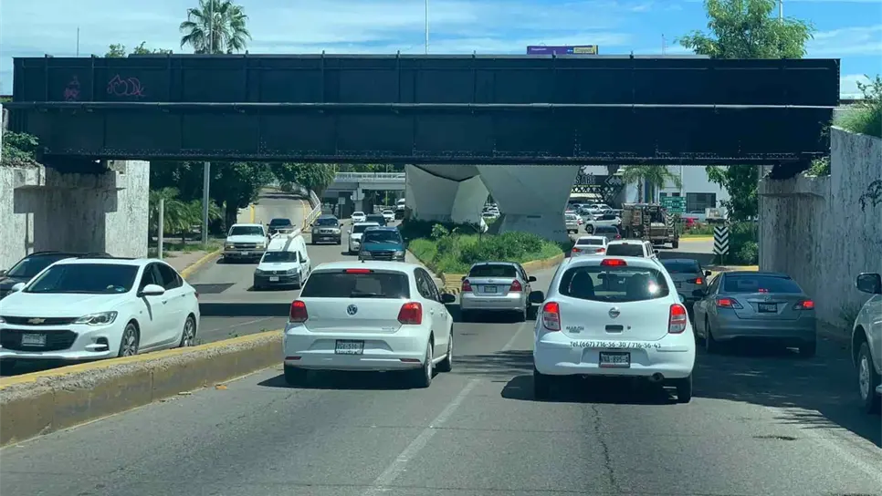 El reencarpetado de calles genera caos vial en Culiacán