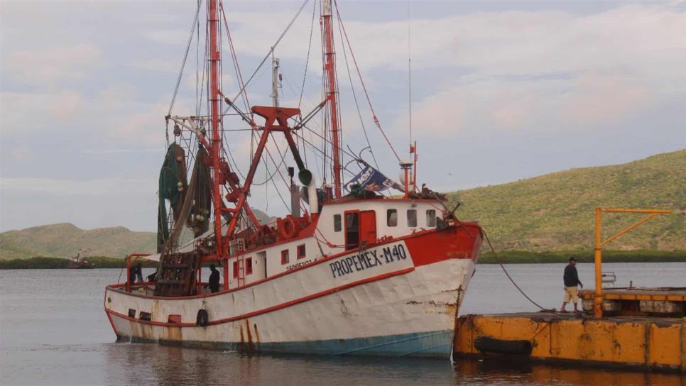 Denuncian que API aplica nuevo impuesto al combustible de barcos en Topolobampo