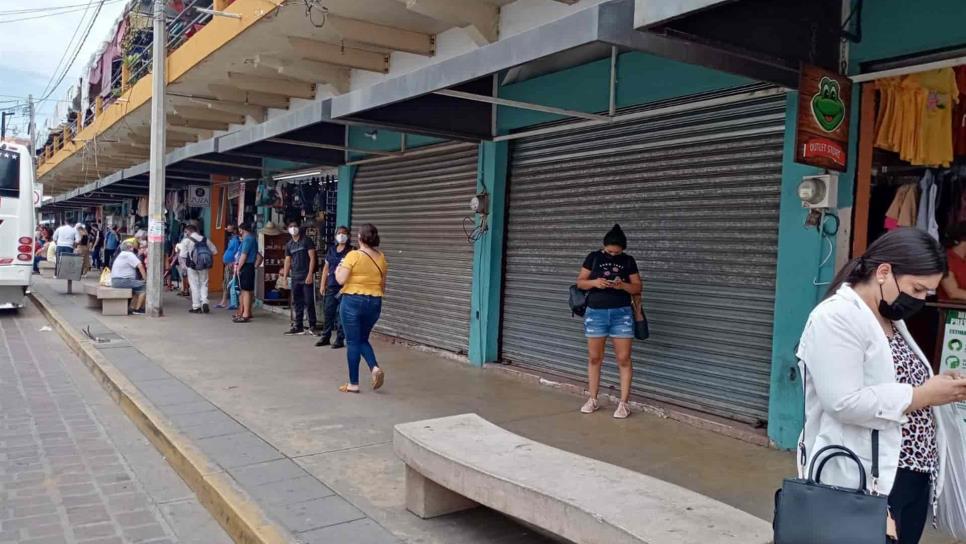 Hace mella falta de agua en el comercio en Mazatlán