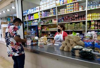 Ante nueva tormenta, se abastecen mazatlecos de víveres