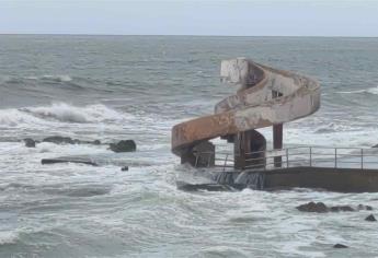 Restringen acceso a playas de Mazatlán por oleaje elevado