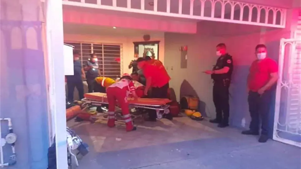 Queda grave al desmayarse despues de innalar químicos dentro de aljibe, en Mazatlán
