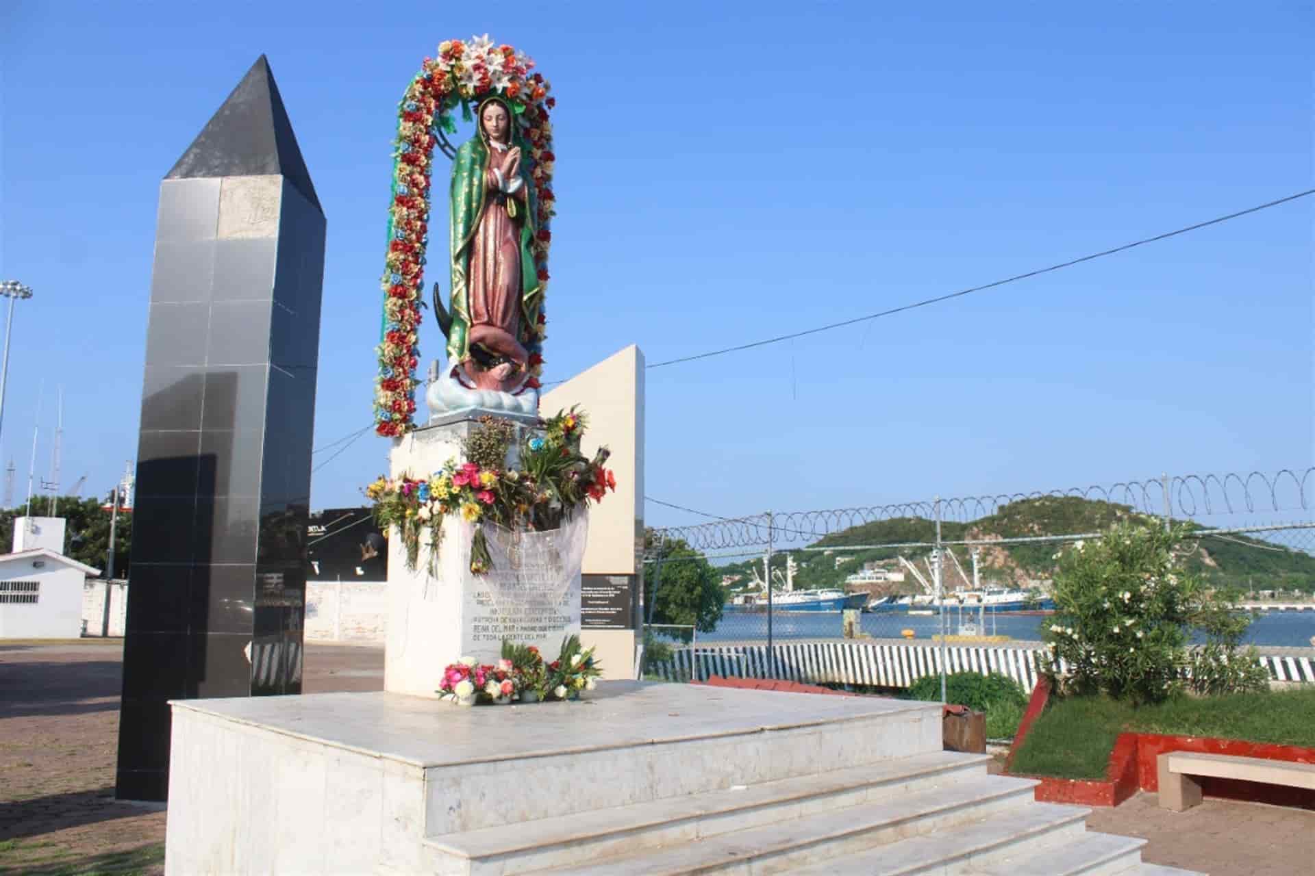 Marineros recuerdan cómo sortearon al mar en el huracán Ismael