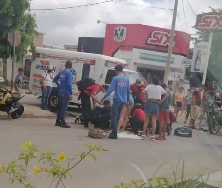 Adulto auxilia a mujer que era golpeada por su pareja y recibe una puñalada