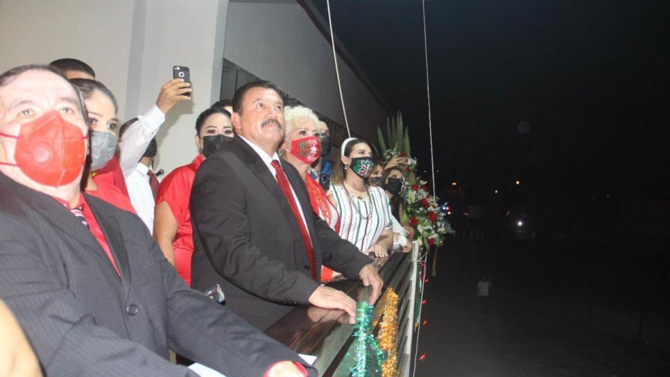 Alcalde de Navolato da el Grito de Independencia en el nuevo Palacio Municipal