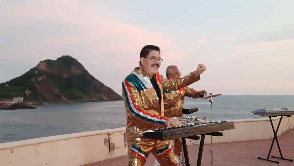 Mi Banda El Mexicano promueve Mazatlán con su música