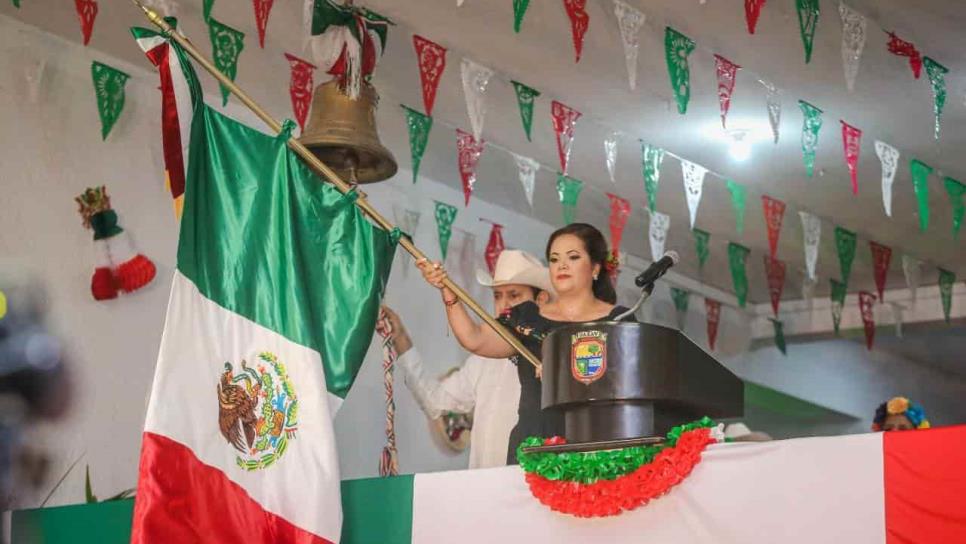 Aurelia Leal celebra el Grito de Independencia en Guasave