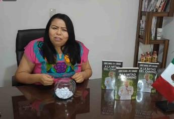 Diputada rifa libros «A la mitad del camino» de AMLO