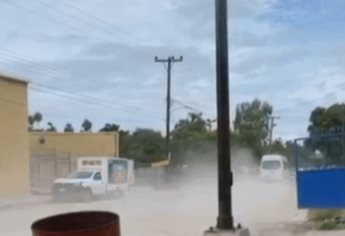 Captan a chofer de sprinter conduciendo a exceso de velocidad en El Fuerte