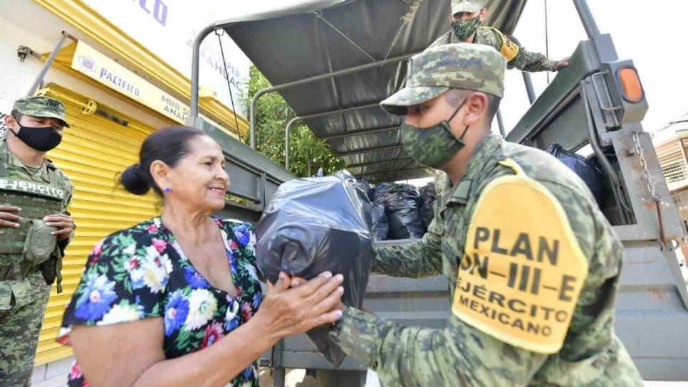 Llegan apoyos federales a damnificados mazatlecos 