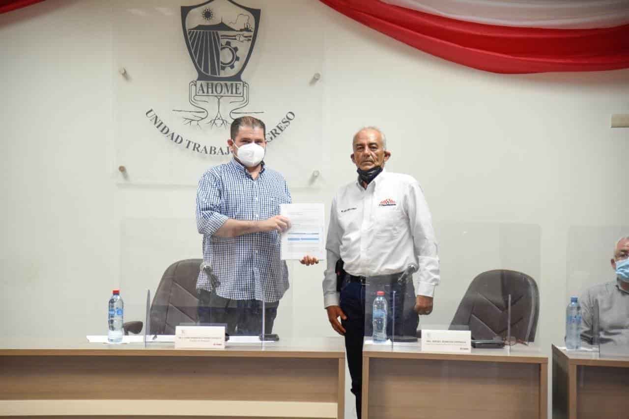 Recibe Juan Fierro informe de la Propuesta de Valores Unitarios de Suelo y Construcciones 2022