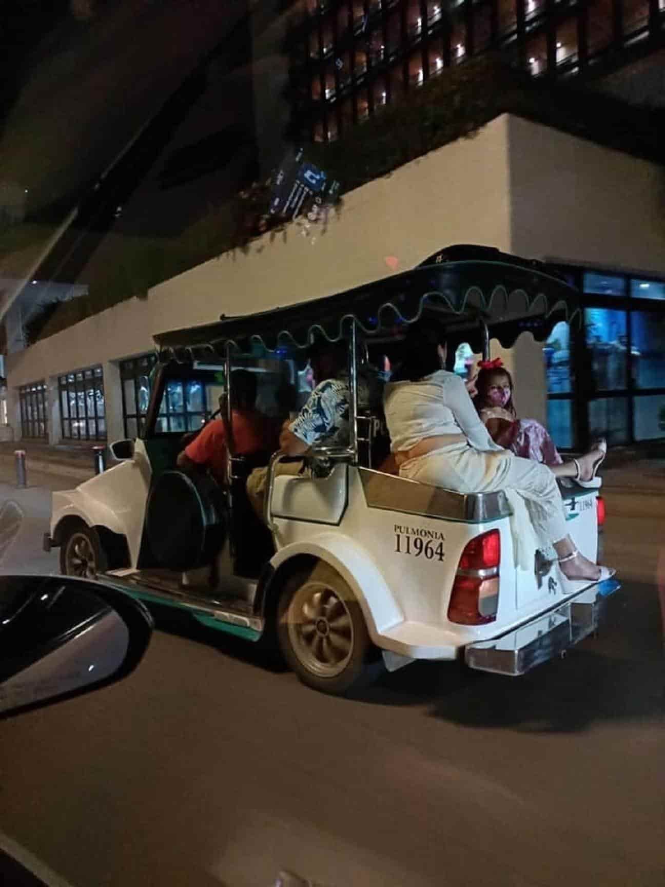 Pulmonía paseaba a turistas “en la cajuela”; sancionan al chofer