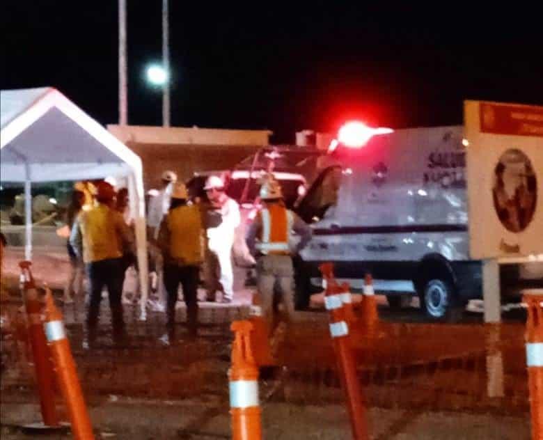 Viento tira al agua a tripulantes de embarcación en Topolobampo