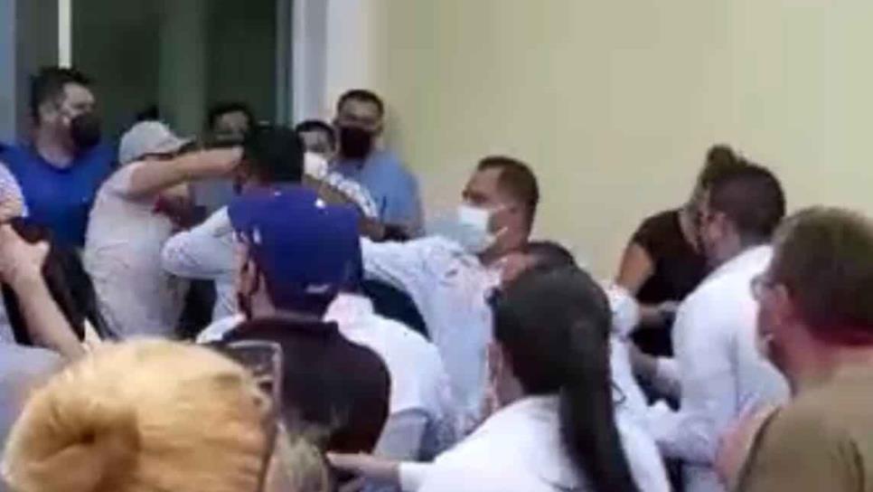 Trabajadores del STASAC llegan a los golpes por asamblea de expulsión