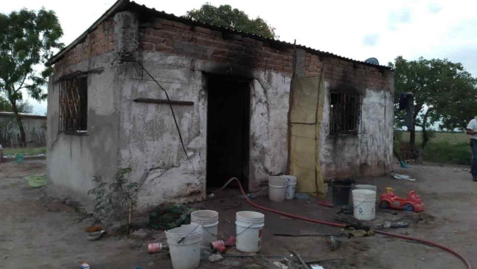En la calle quedan una madre y sus seis hijos tras incendiarse su casa en El Pochotal