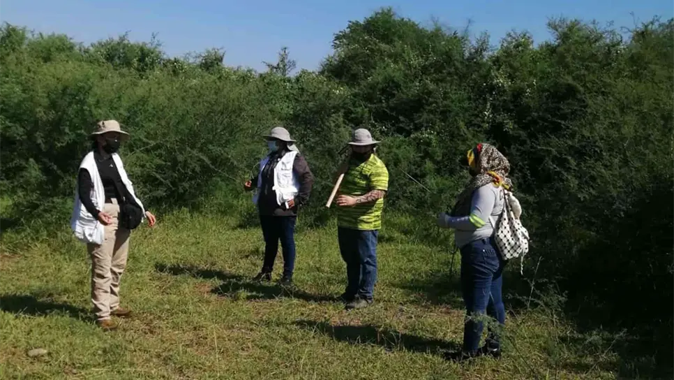 Rastreadoras buscan a sus desaparecidos en predios de Los Mochis