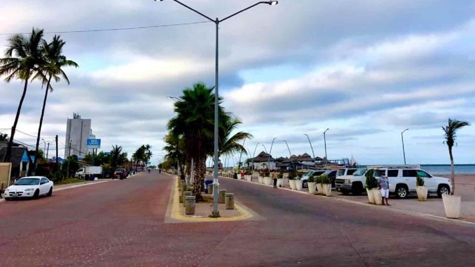 En jaque turismo de Altata ante moscos, falta de agua y nulo uso de cubrebocas