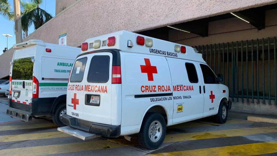 Cruz Roja Los Mochis se queda sin camillas: las retienen por horas en el IMSS