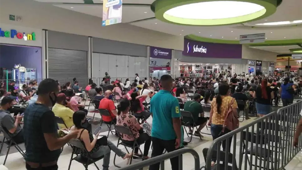 Cerca de 7 mil personas acuden el primer día por su vacuna en Los Mochis