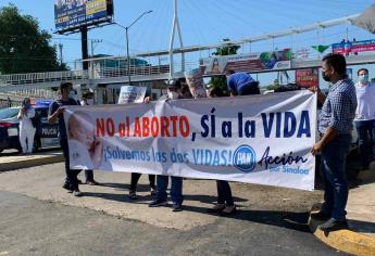 Por tema de aborto, se confrontan grupo provida y feministas en el Congreso del Estado