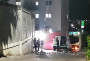 Hallan a hombre sin vida bajo extrañas circunstancias en la colonia La Lima de Culiacán