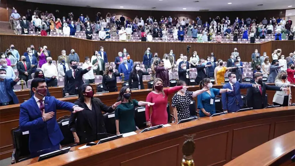 Rinden protesta diputados de la 64 Legislatura