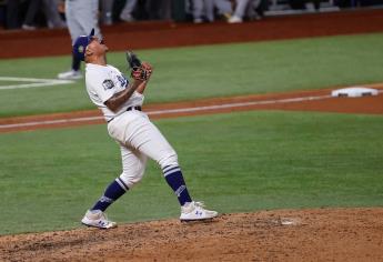 Urías es campeón de triunfos en las Mayores y los Dodgers buscan el título