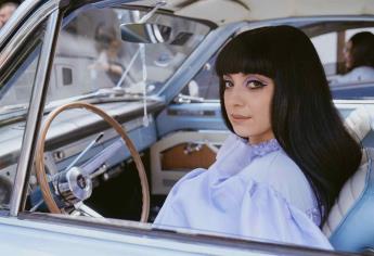 Mon Laferte explora su embarazo a través de la música con Algo es mejor