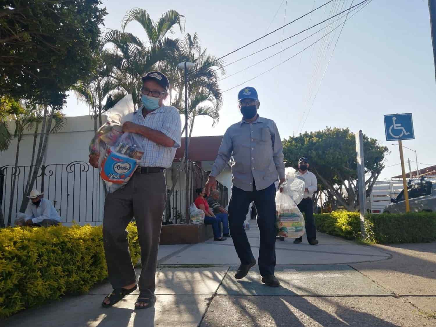 Fallece 10 % de paqueteros y cuidacarros en pandemia, en Los Mochis
