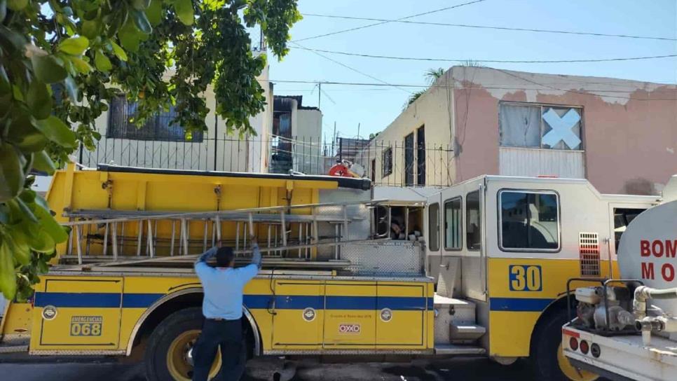 Incendio en una vivienda moviliza a bomberos en Los Mochis