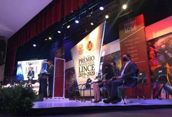 «Desde pequeño soñaba con ser periodista»: Jesús Bustamante recibe premio lince