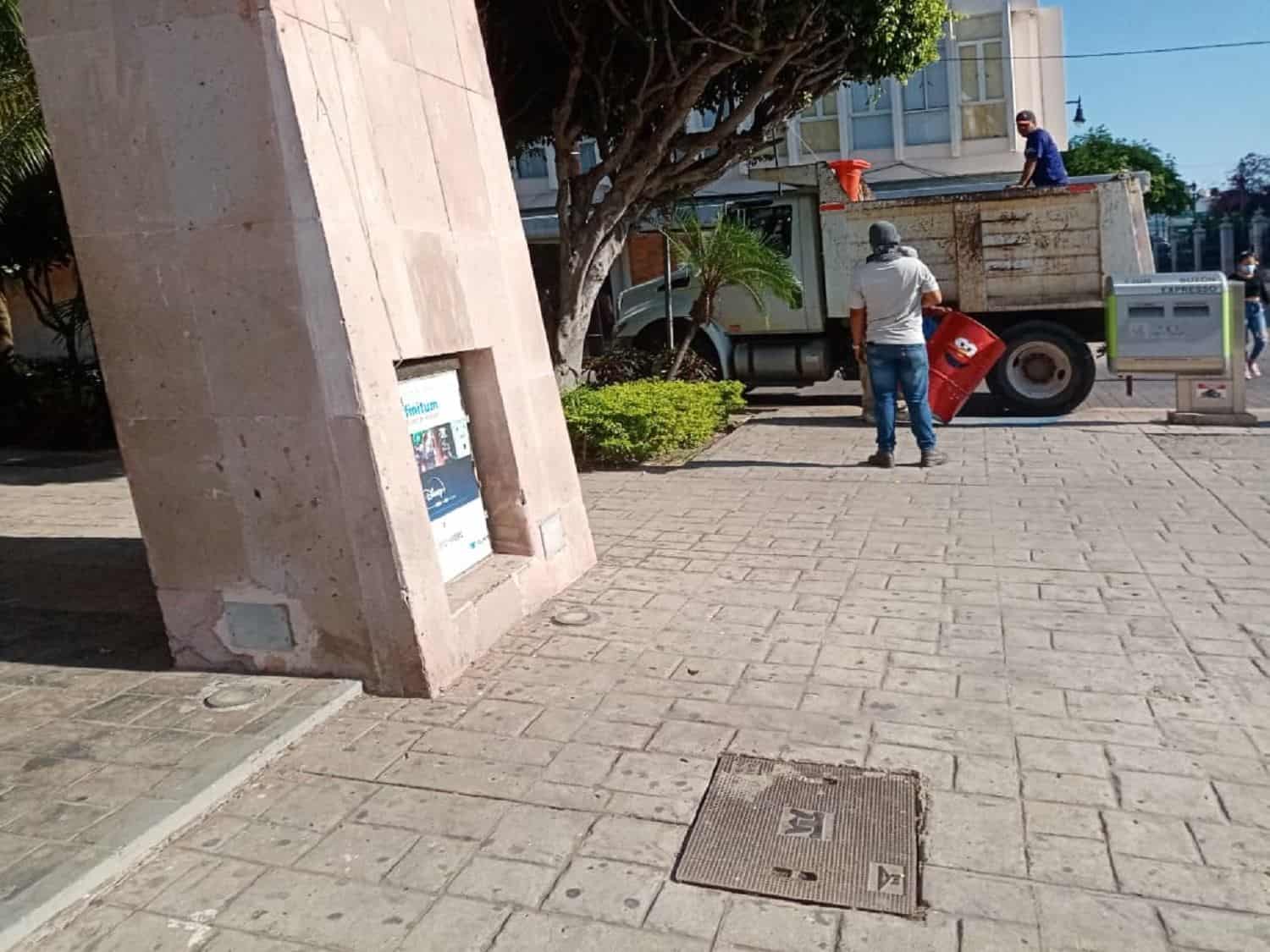 Reparan camiones de basura de Mazatlán ante llegada de Pamela