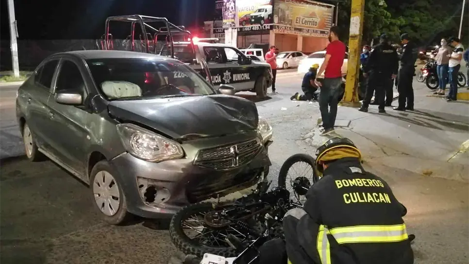 Menor de edad queda grave tras ser atropellado en su motocicleta, en Culiacán