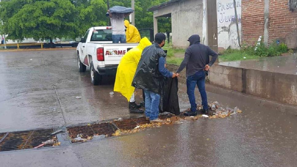 Por lluvias, reactivan en Los Mochis la limpieza de los sistemas de desagüe