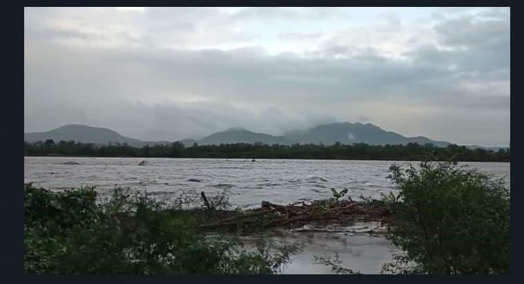 Crece el cauce del río Presidio; Protección Civil asegura que no hay riesgo