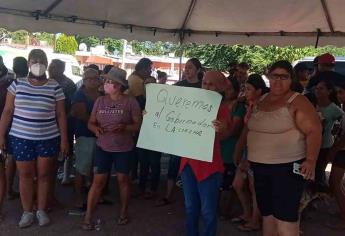 Habitantes de La Concha bloquean la carretera México 15