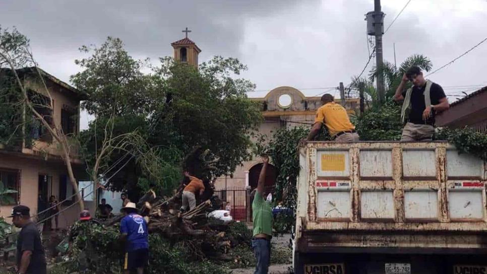 Ya no hay pueblos incomunicados en El Rosario: Núñez Ríos