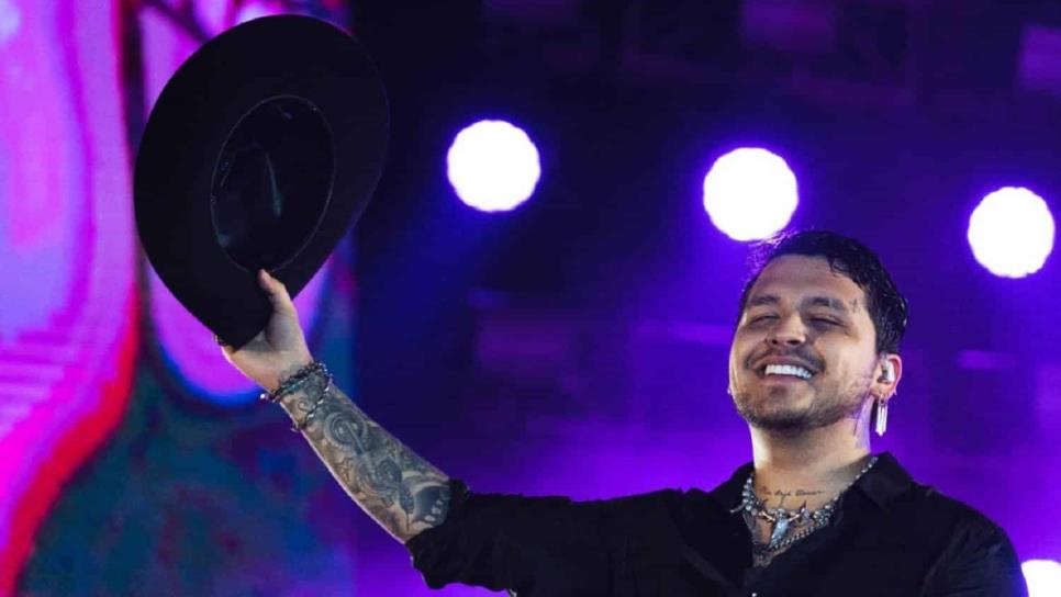 Christian Nodal «enamora» a Mazatlán