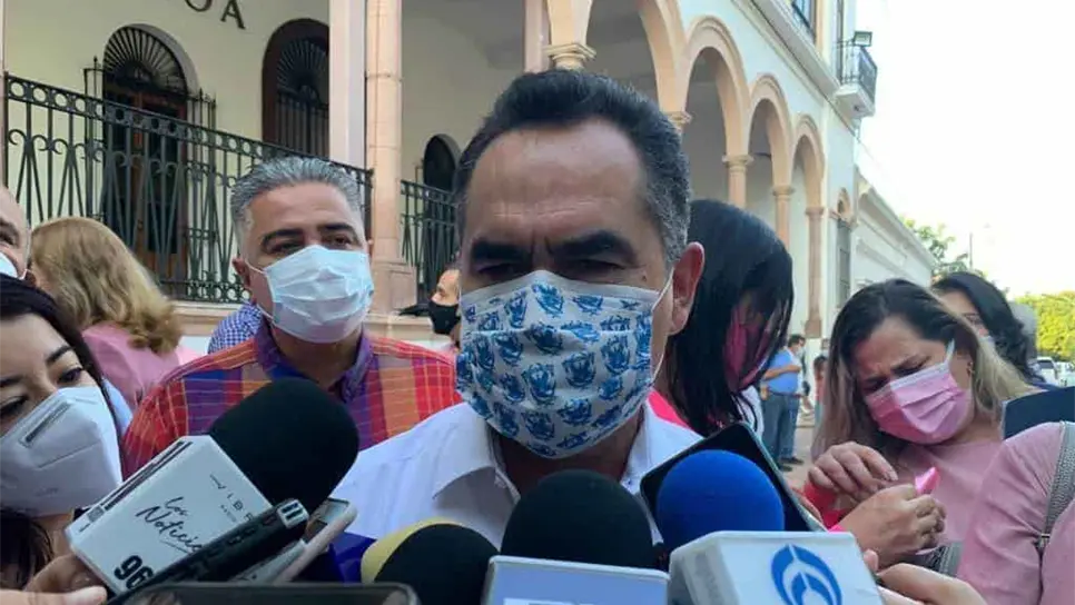 Luego de niños vulnerables podría comenzar la vacuna a alumnos de prepa de la UAS: Rector
