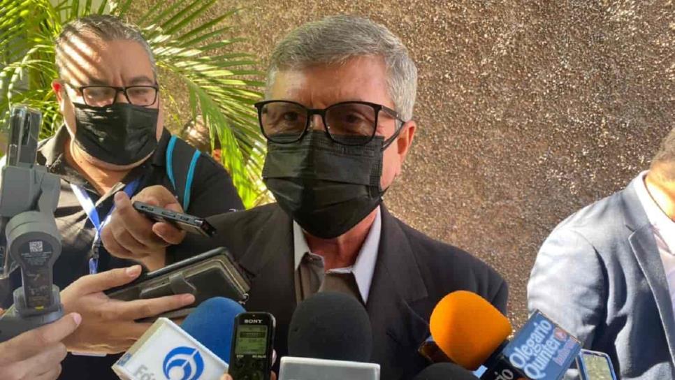 Efrén Encinas, dispuesto a continuar en la Secretaría de Salud